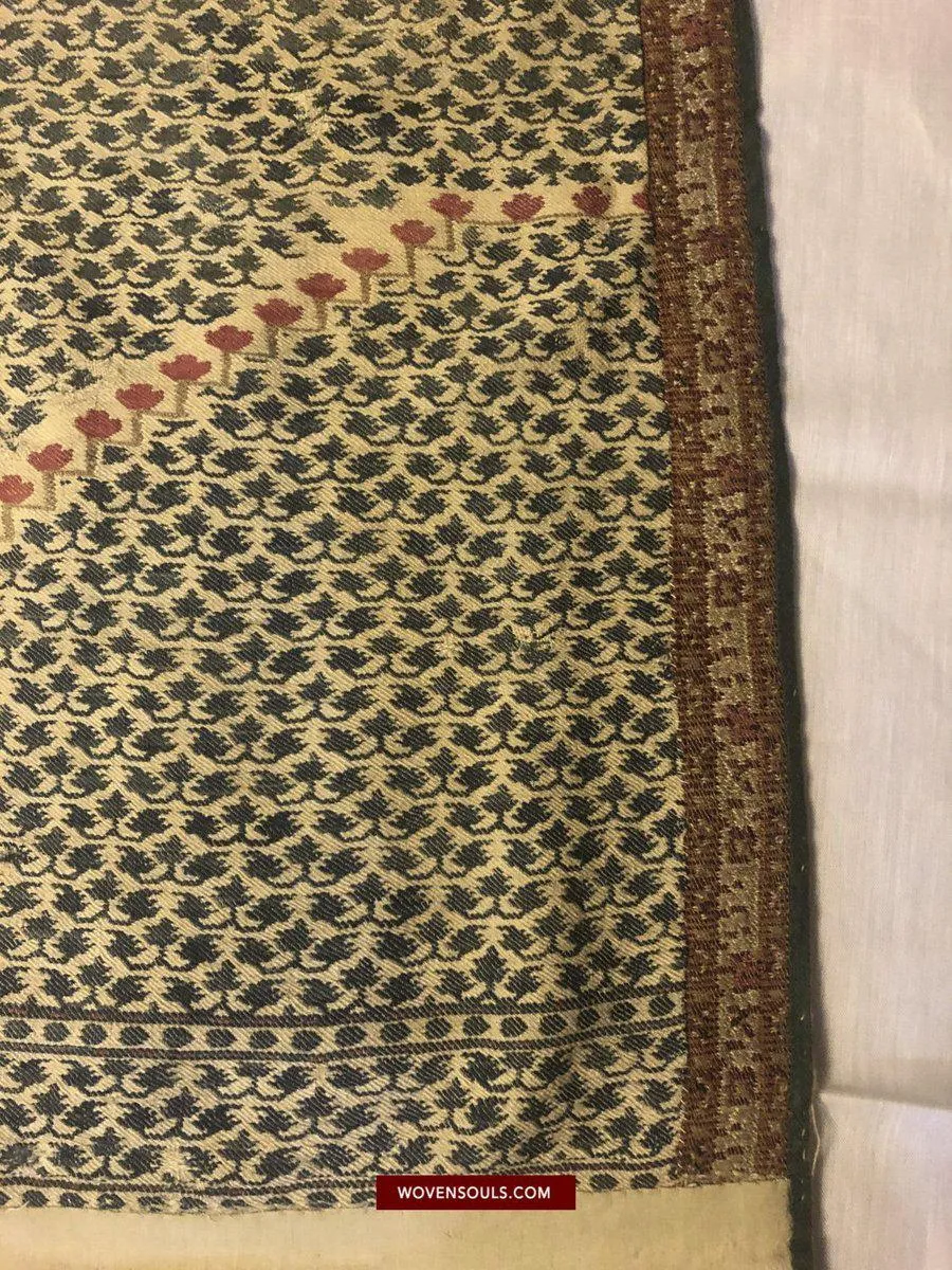 1473 SOLD Antique Moon Shawl