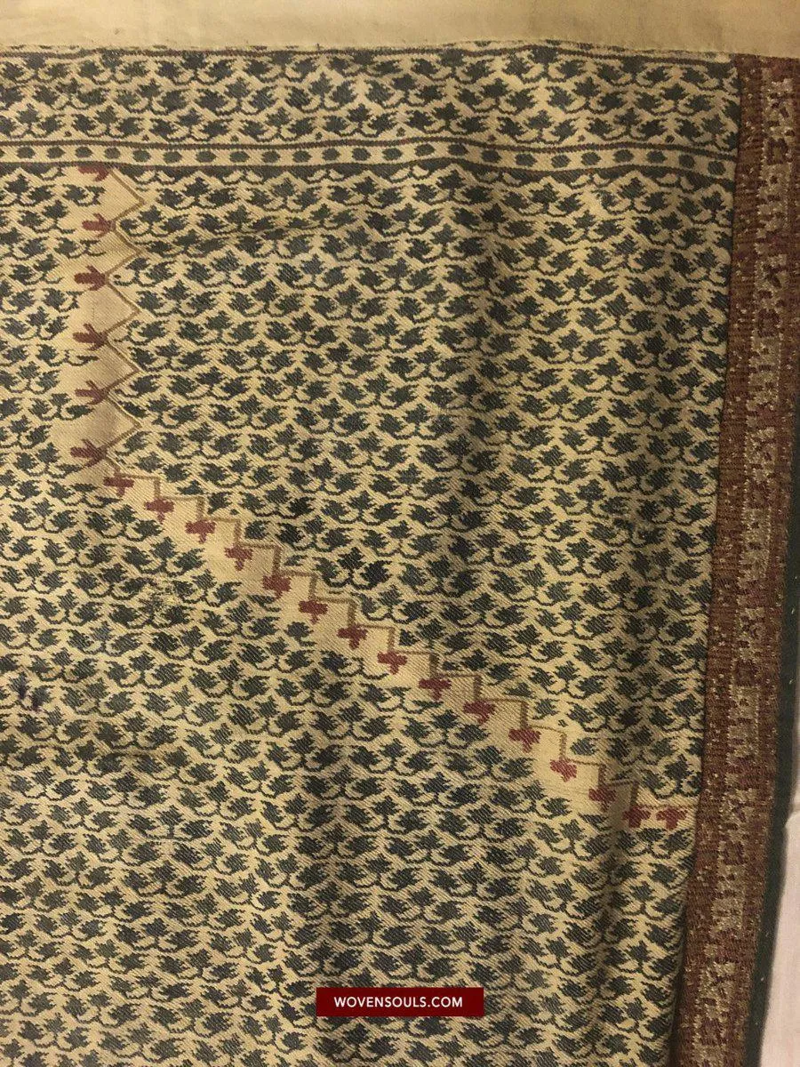 1473 SOLD Antique Moon Shawl