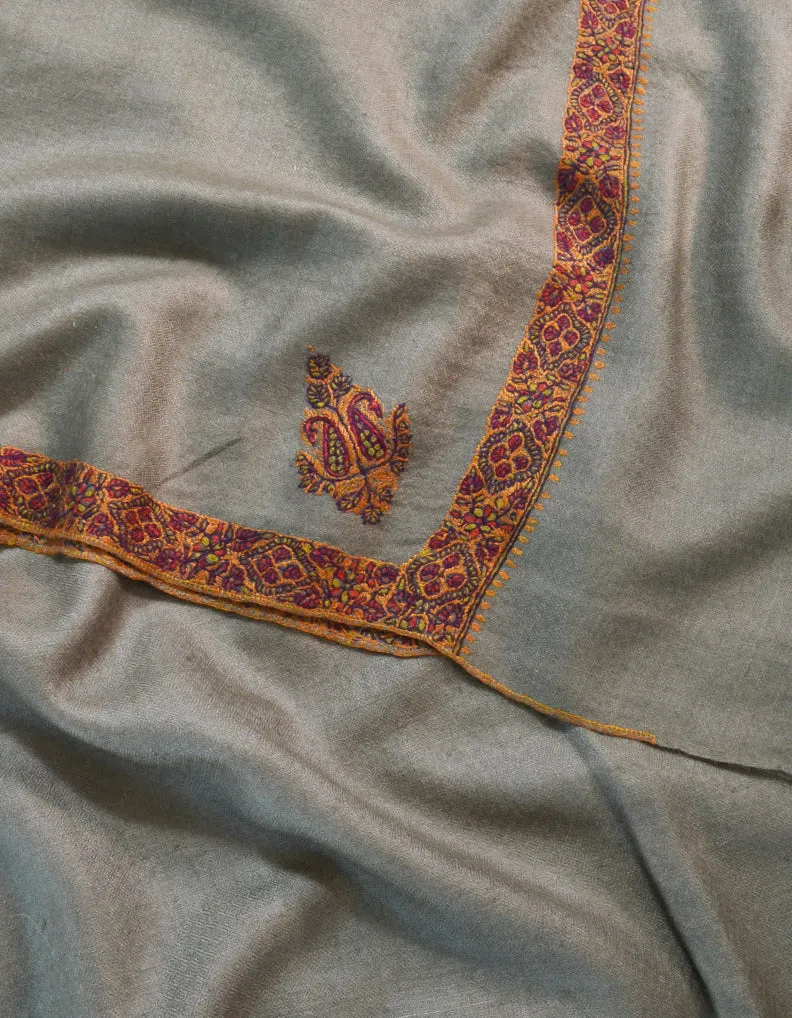 Natural Pashmina Shawl In Sozni Work 5563